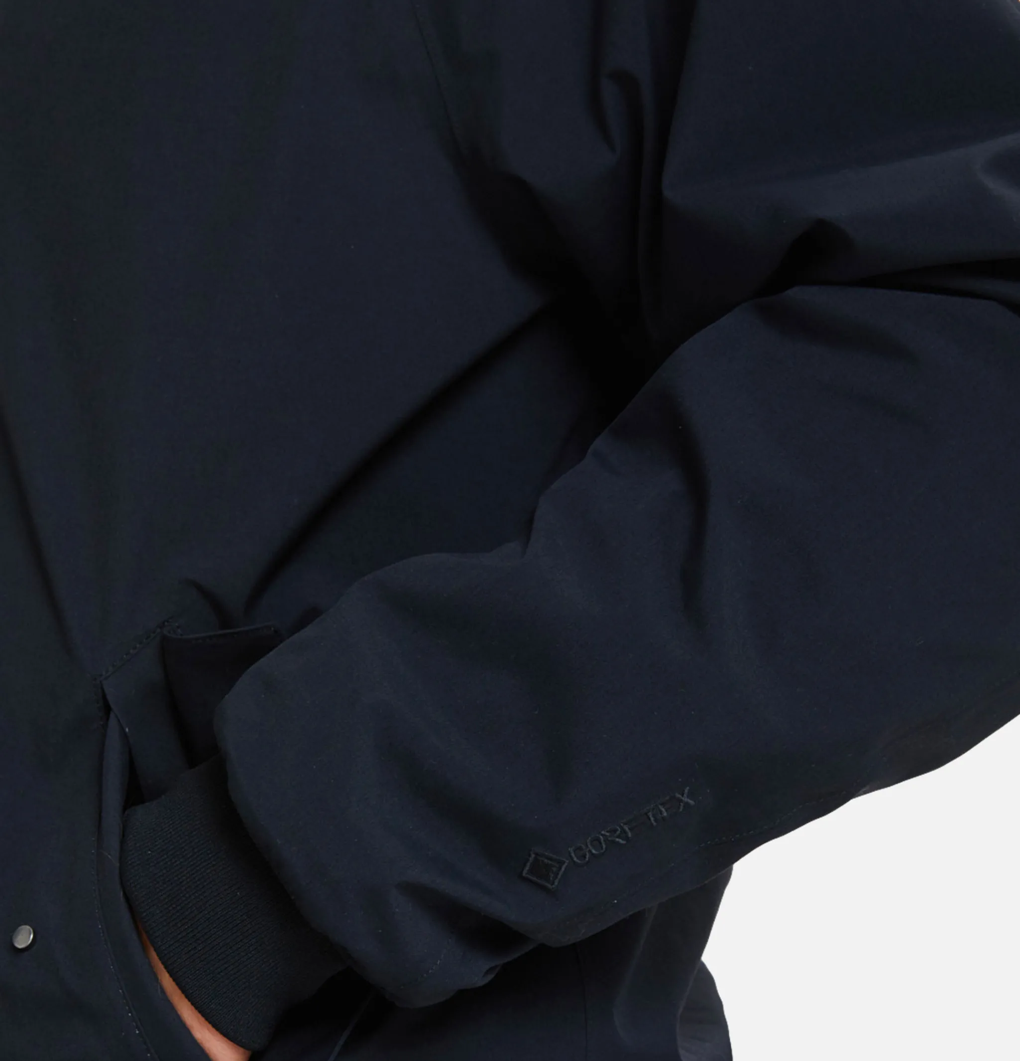 BARACUTA x Golwdin G9 Gore-tex Jacket Black< Vestes