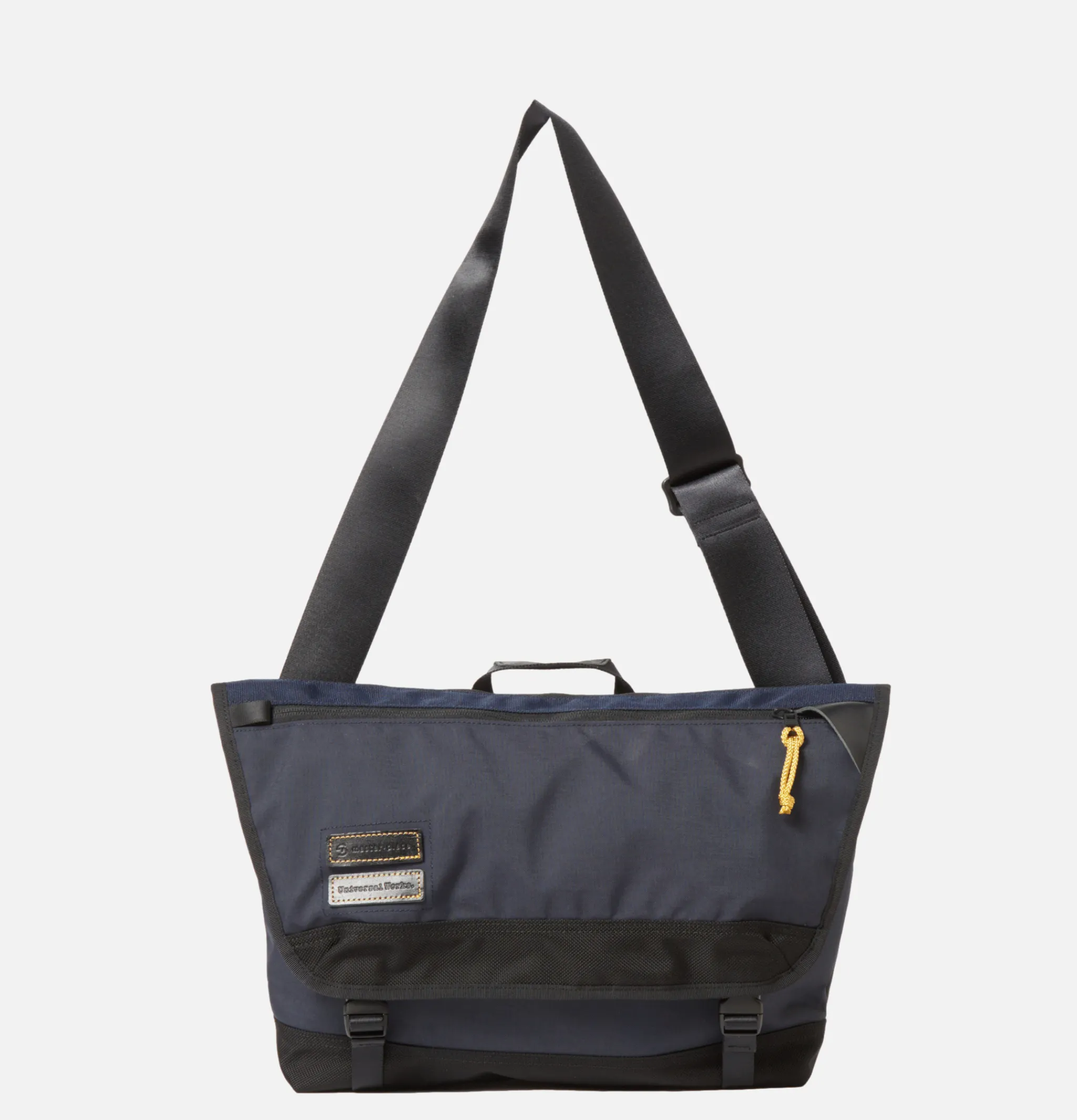 UNIVERSAL WORKS Courier Bag Master Piece Navy< Sacs Bandoulière