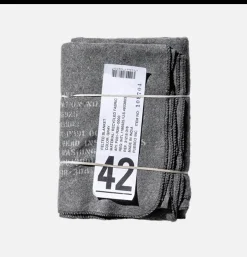 PUEBCO Couverture Coton Grise< Maison