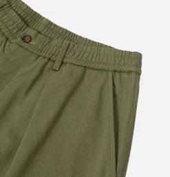 UNIVERSAL WORKS Pleated Track Pant Olive< Pantalons