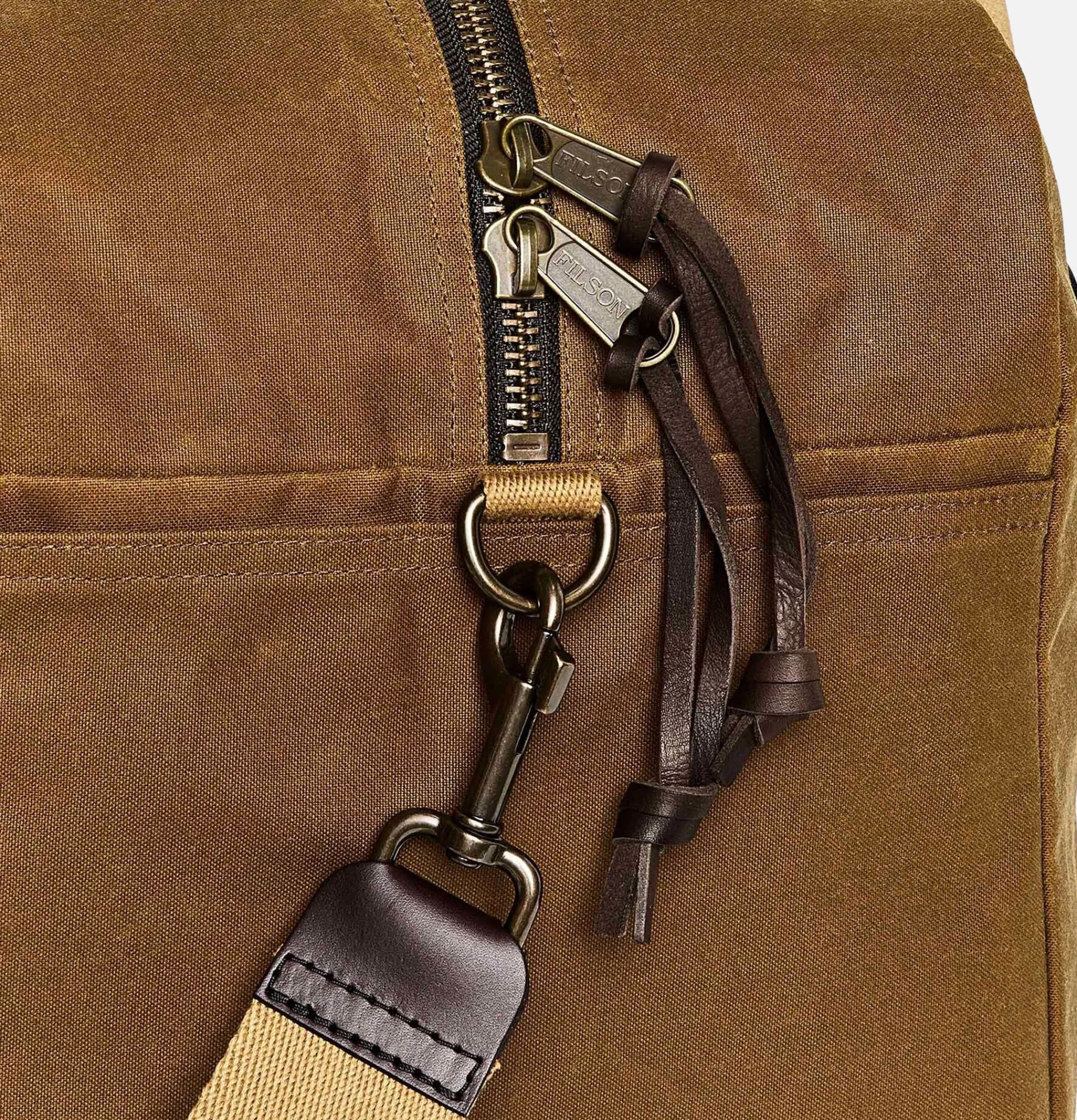 FILSON Tin Cloth Medium Duffle Bag Dark Tan< Sacs De Voyages